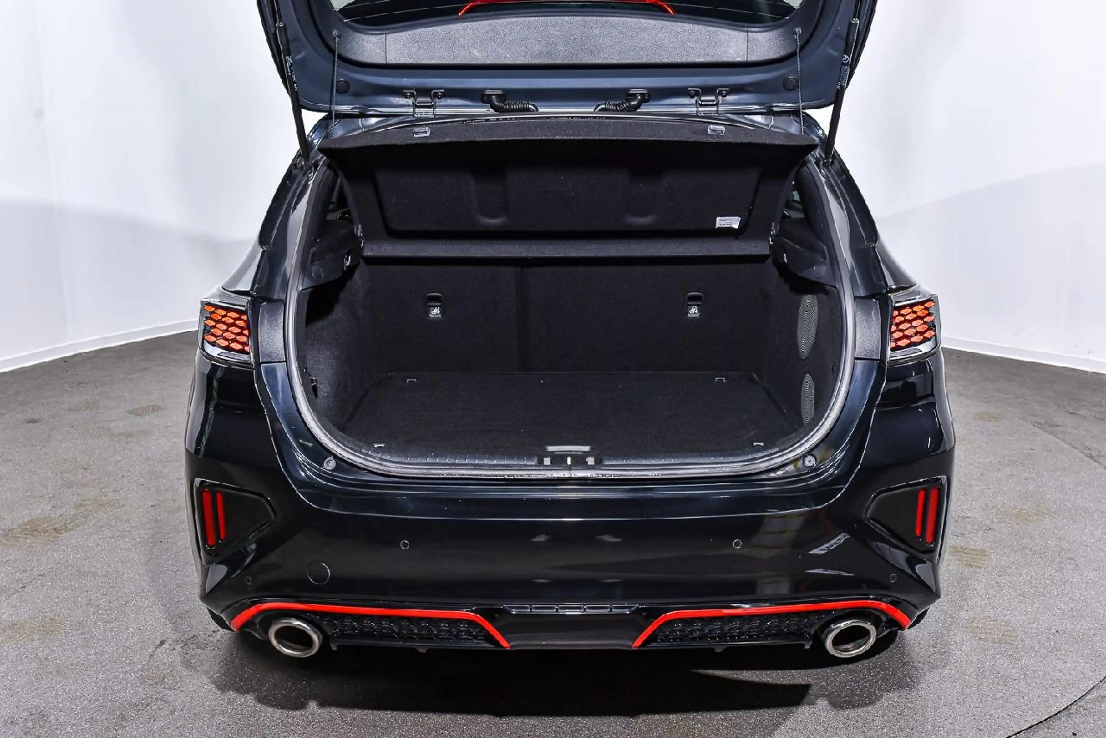 Kia Ceed / cee'd Ceed GT 1.6 T-GDI Automatik 2.Hand — photo 9