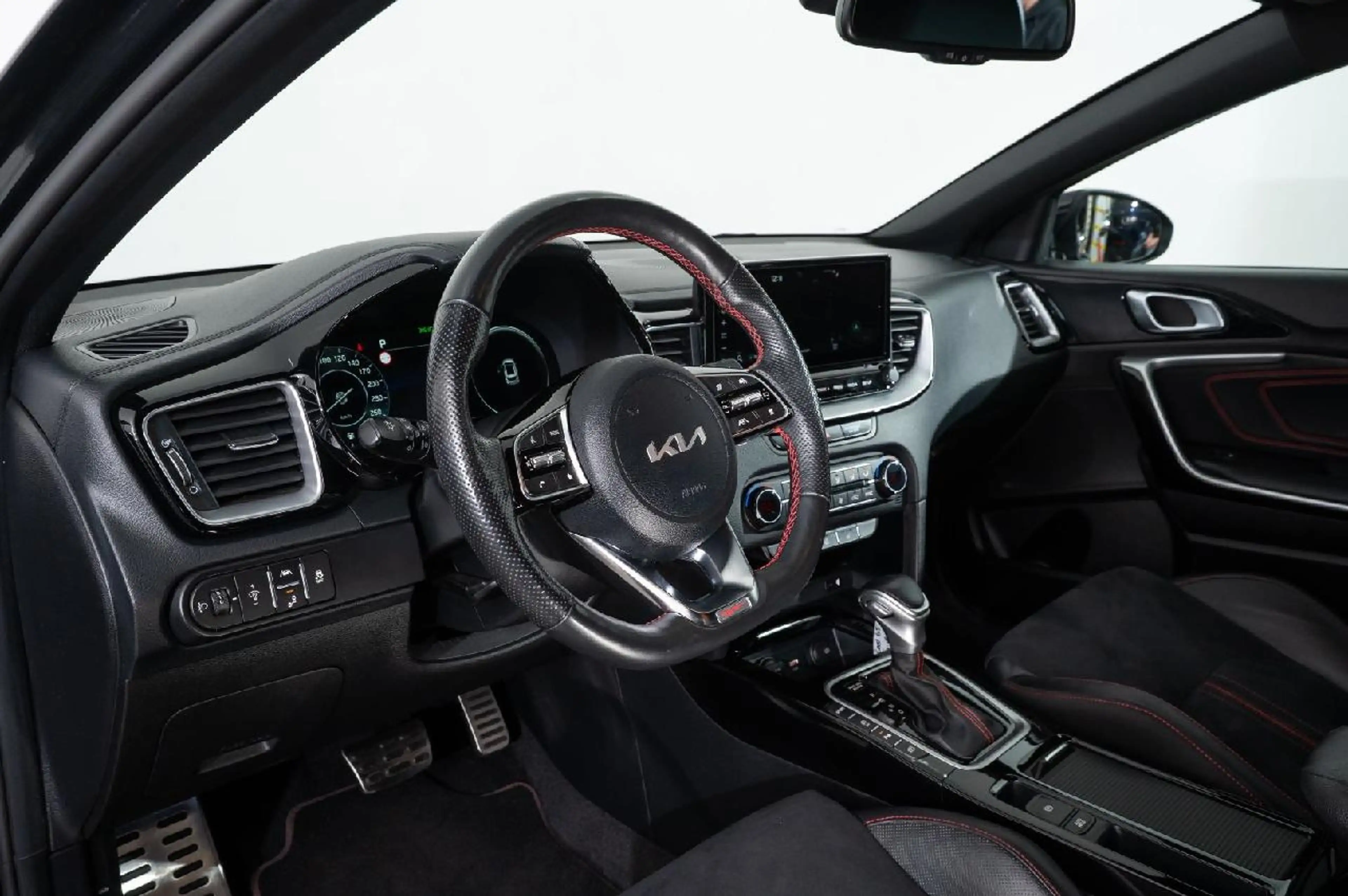 Kia Ceed / cee'd Ceed GT 1.6 T-GDI Automatik 2.Hand — photo 11