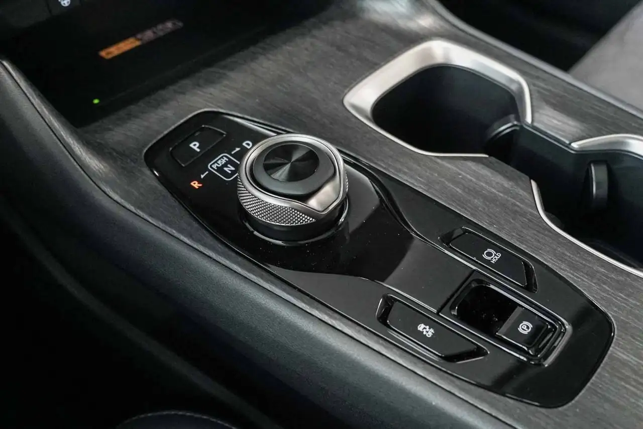 Lexus RZ снимка Lexus RZ