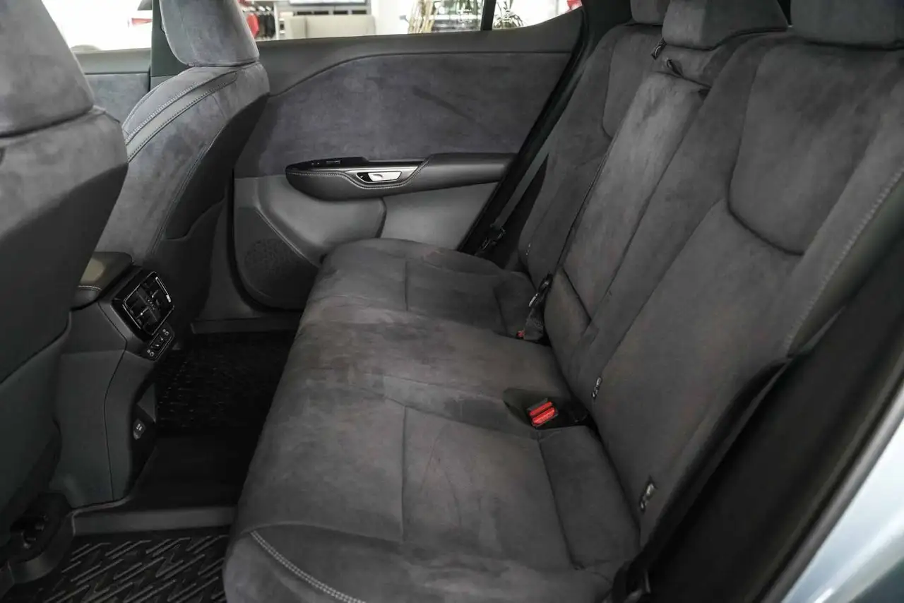 Lexus RZ снимка Lexus RZ