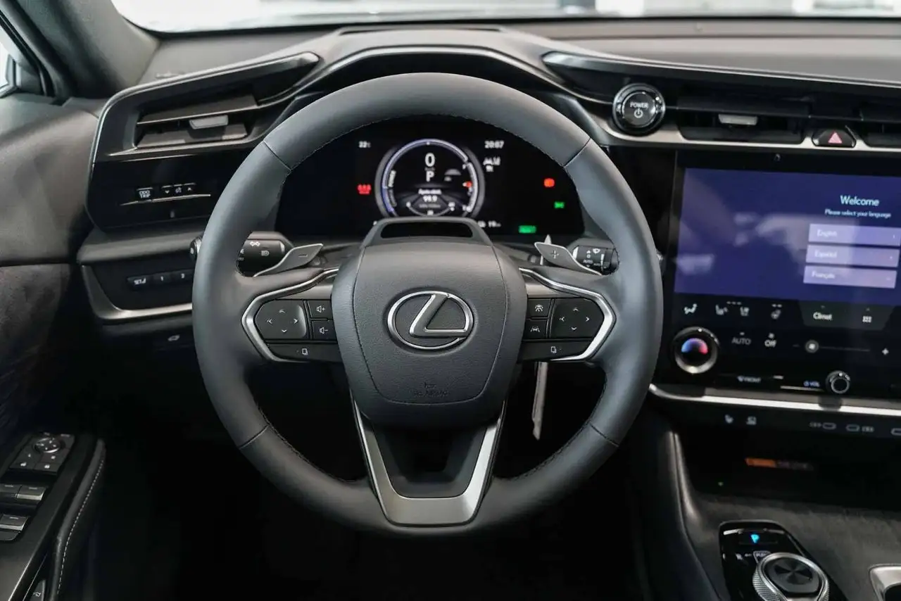Lexus RZ снимка Lexus RZ