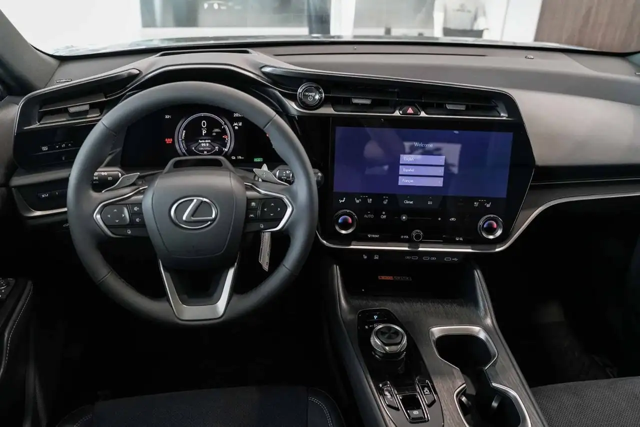 Lexus RZ снимка Lexus RZ