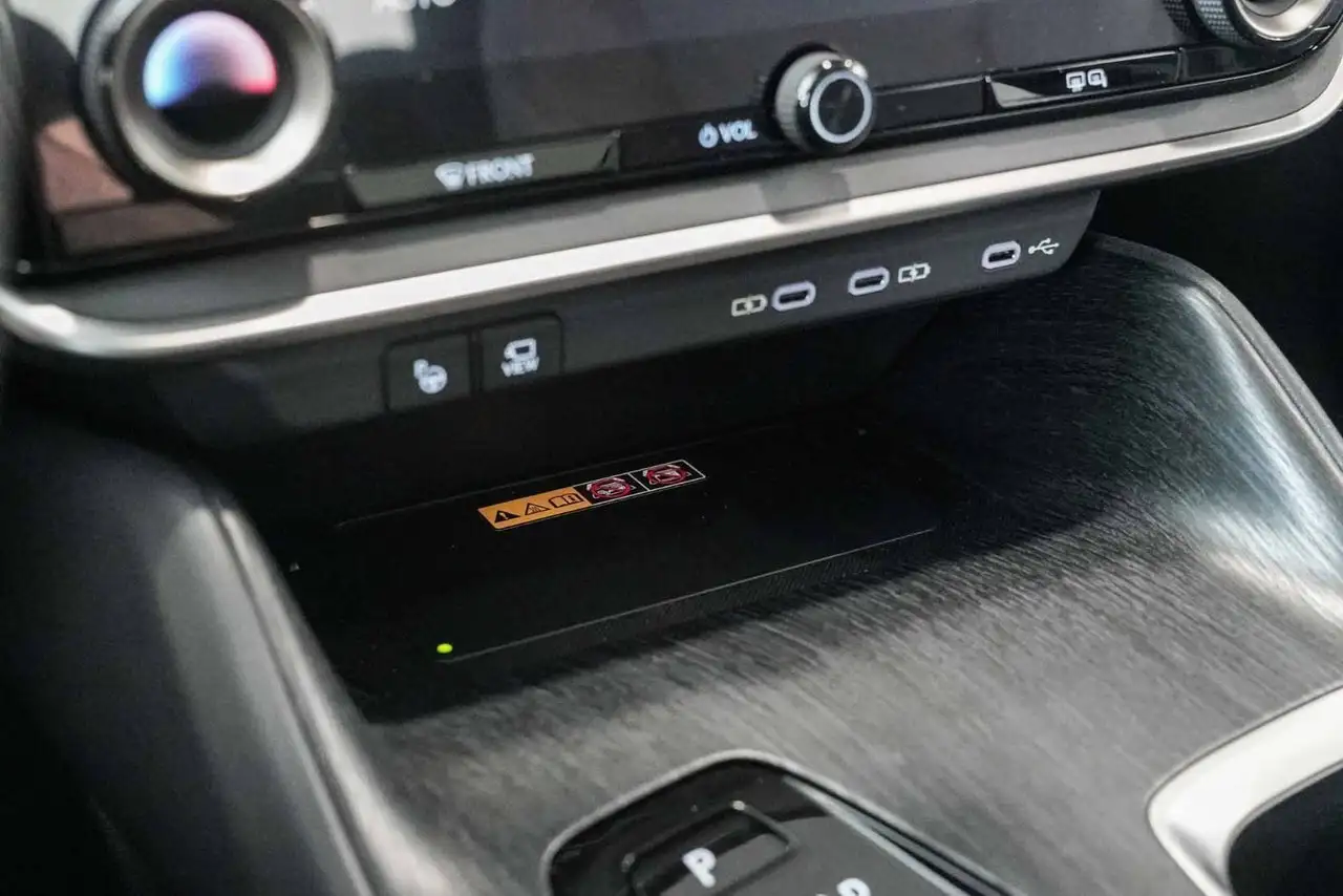 Lexus RZ снимка Lexus RZ