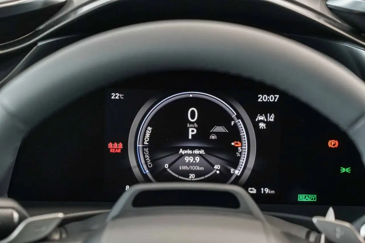 Lexus RZ снимка Lexus RZ