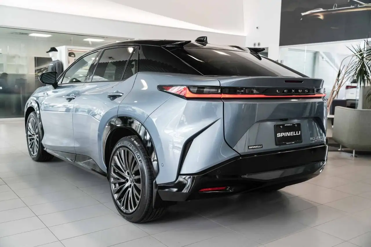 Lexus RZ снимка Lexus RZ