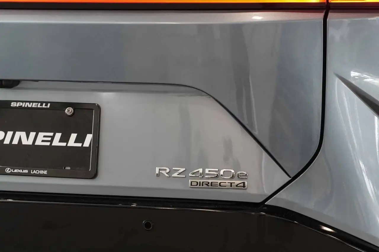 Lexus RZ снимка Lexus RZ