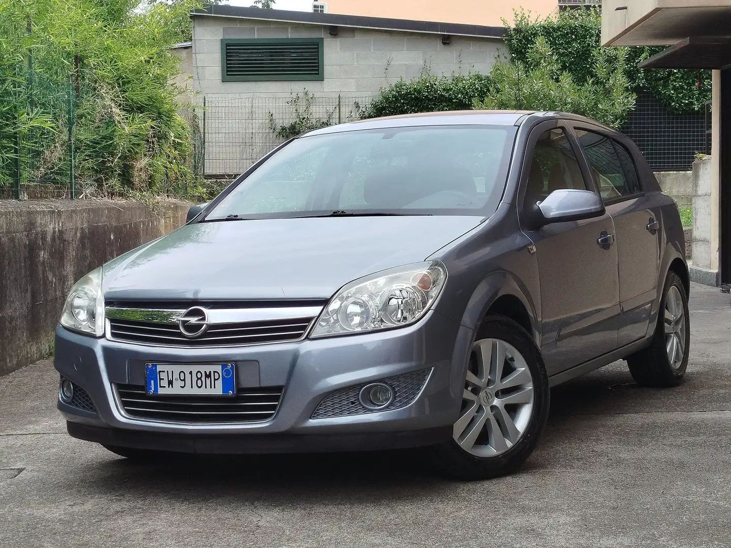 Opel Astra 1.4 BENZINA 90cv / 26.600km / Uniproprietario Gris - 2