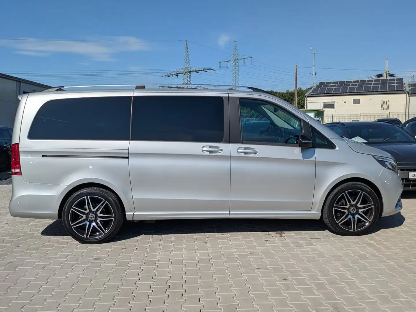 Mercedes-Benz V 300 d lang AMG LED*DISTRONIC*AHK*EL-S.TÜR*MBUX Plateado - 2