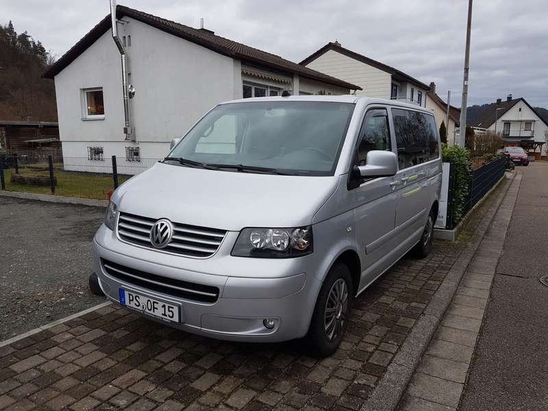 Volkswagen T5 Multivan (DPF-2 Schiebet.-Navi-AHK-Sitzh.-Winterräder)