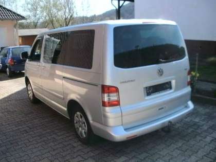 Volkswagen T5 Multivan (DPF-2 Schiebet.-Navi-AHK-Sitzh.-Winterräder)