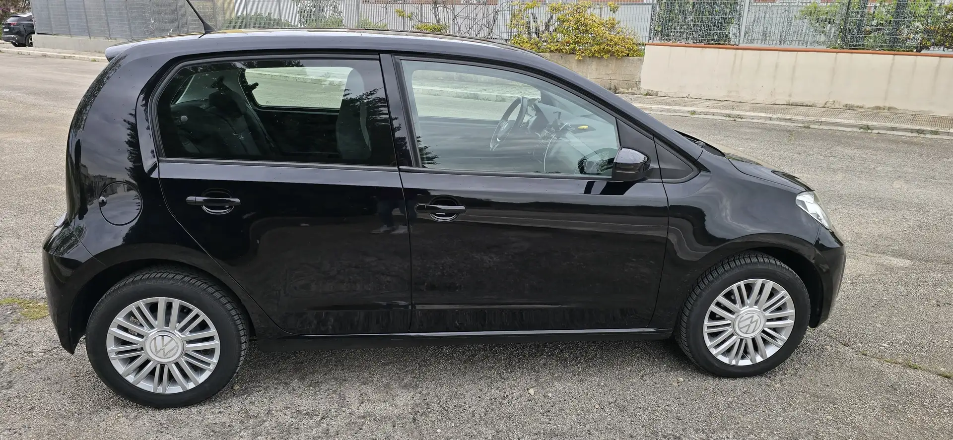 Volkswagen up! up! 5p 20175p 1.0 eco Move 68cv my20 Nero - 1