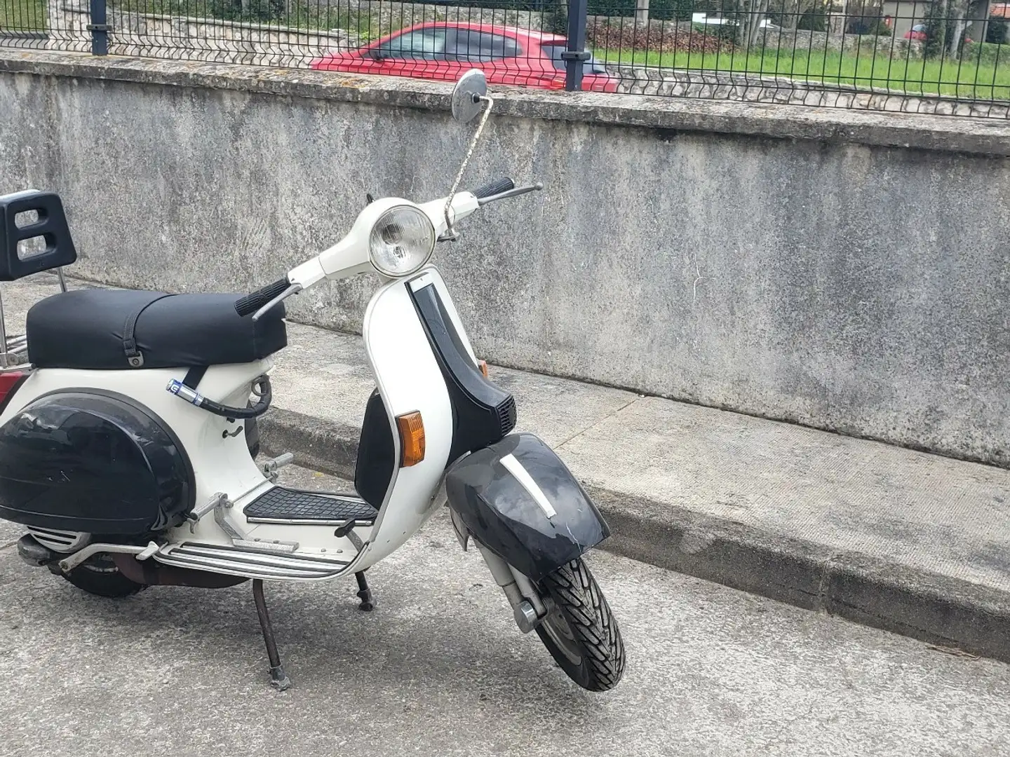 Vespa PX 200 E trasportin  con respaldo y reposapies Blanco - 1