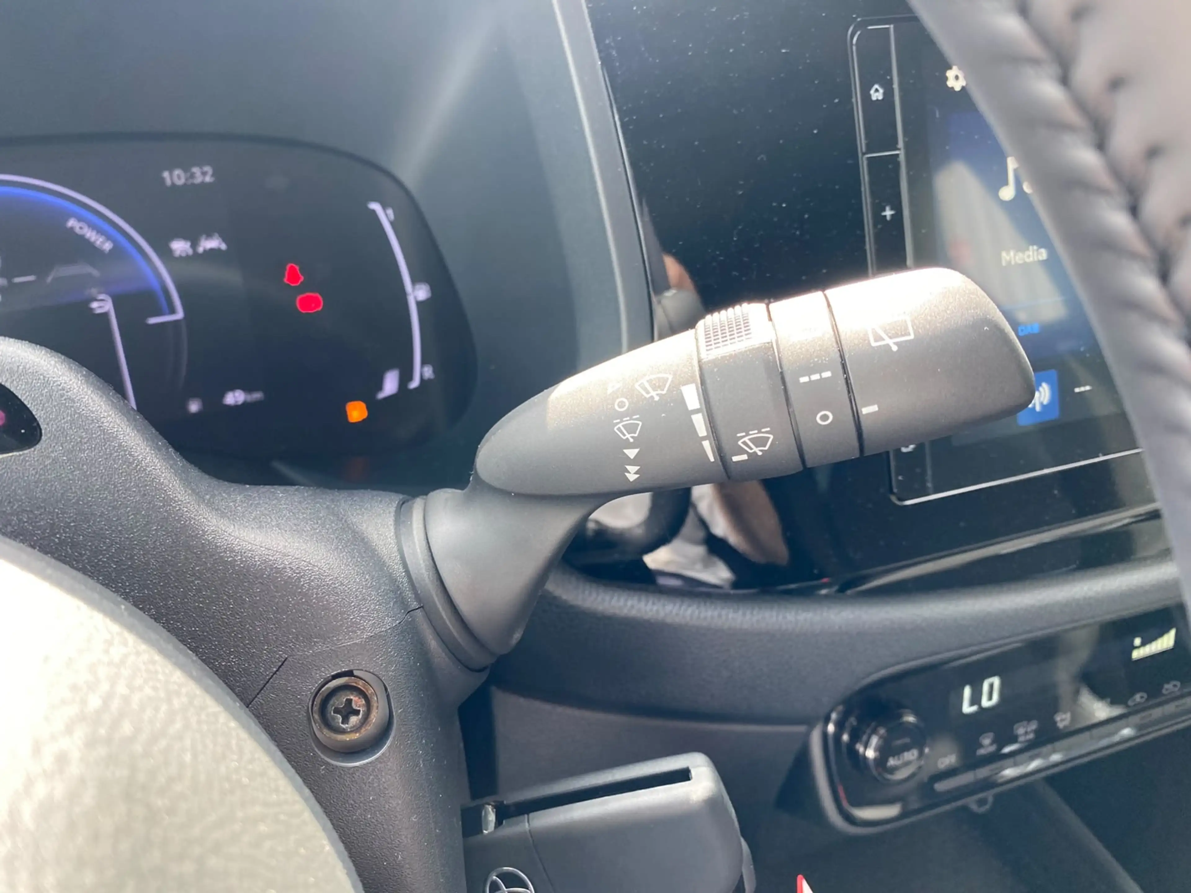 Toyota Aygo X Hybrid 115 Play GO Pack — photo 11