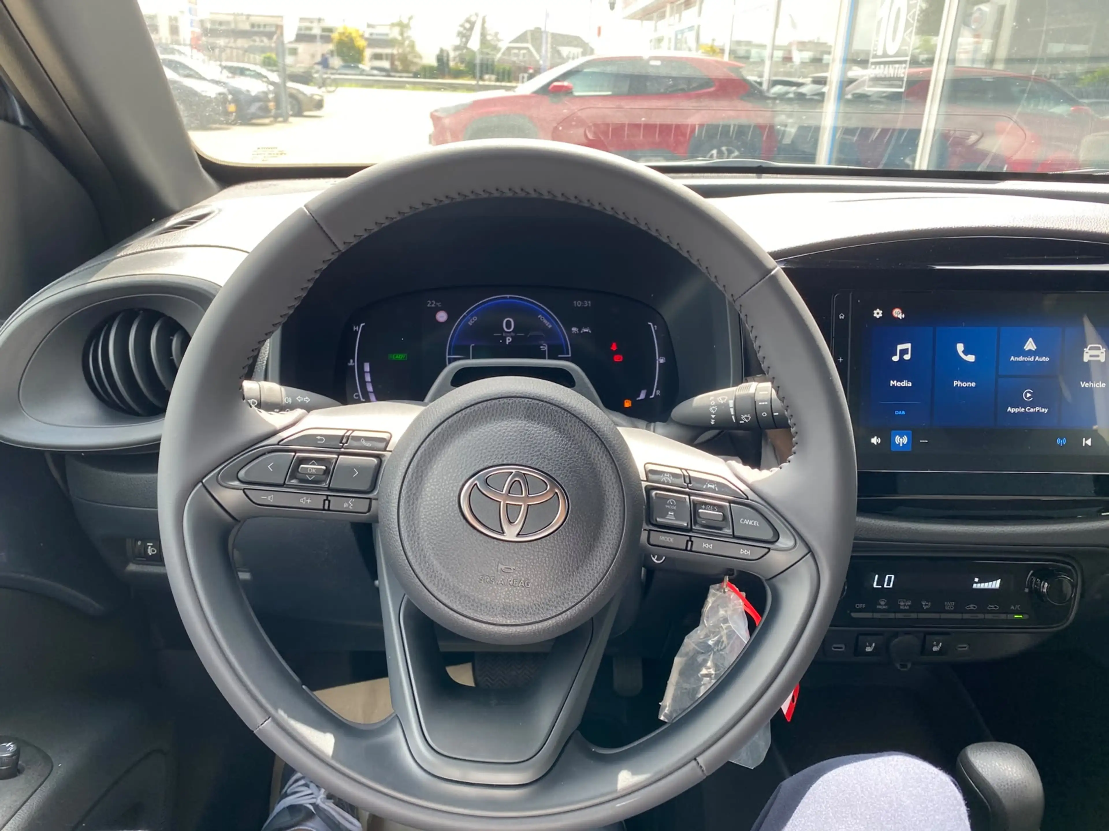 Toyota Aygo X Hybrid 115 Play GO Pack — photo 10