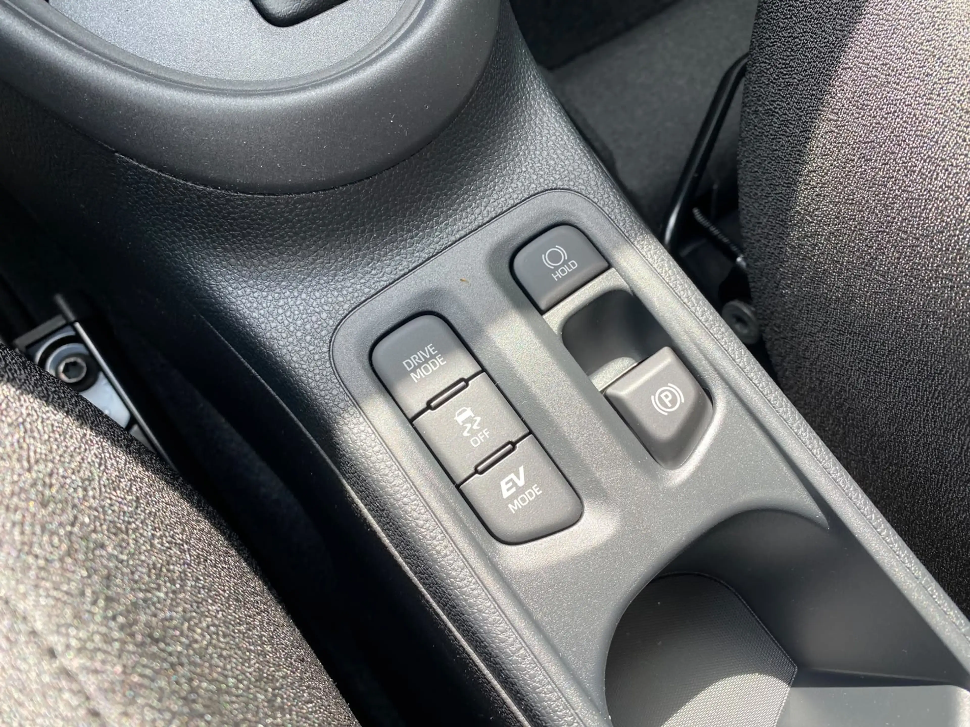 Toyota Aygo X Hybrid 115 Play GO Pack — photo 15