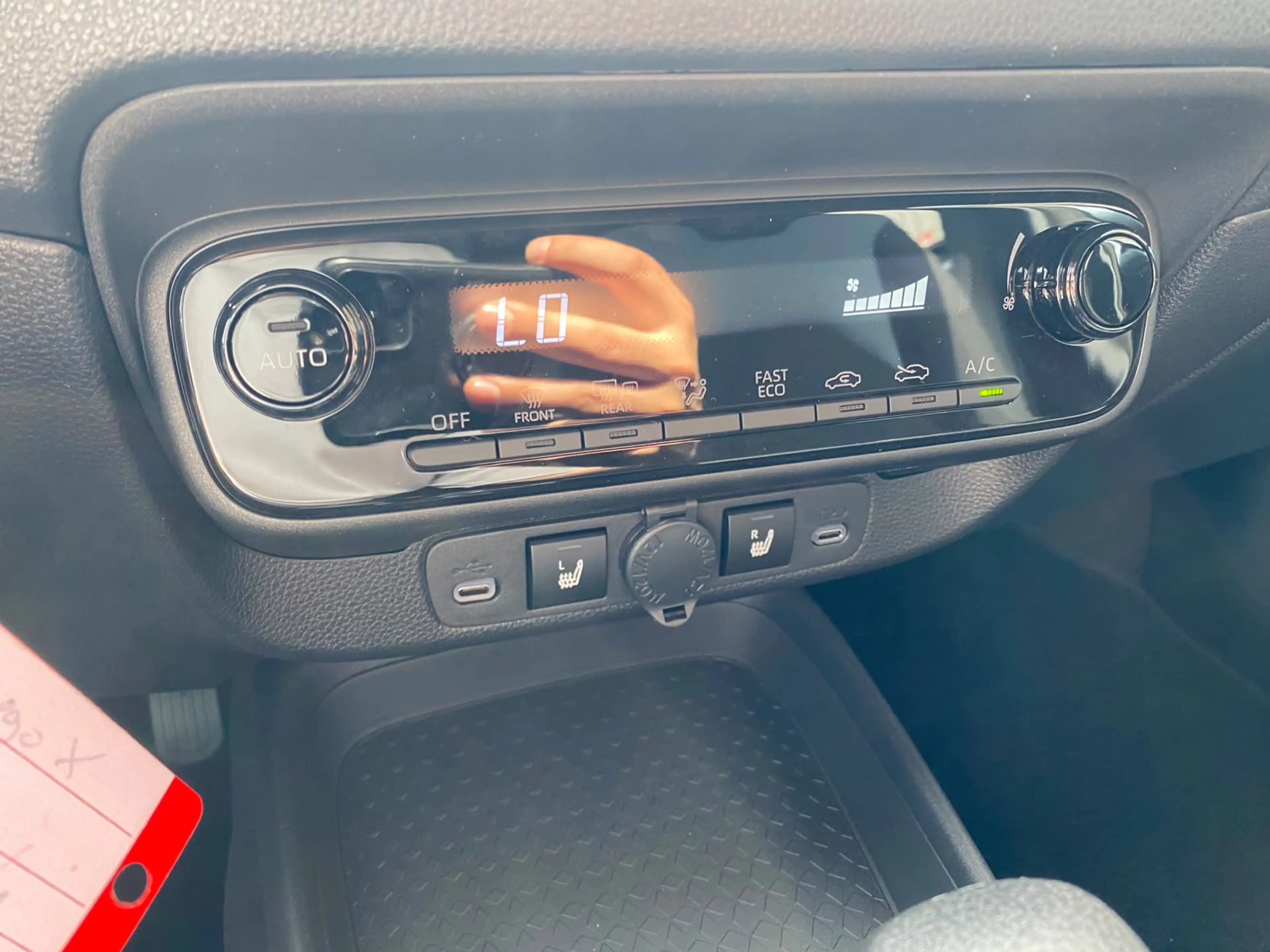 Toyota Aygo X Hybrid 115 Play GO Pack — photo 13