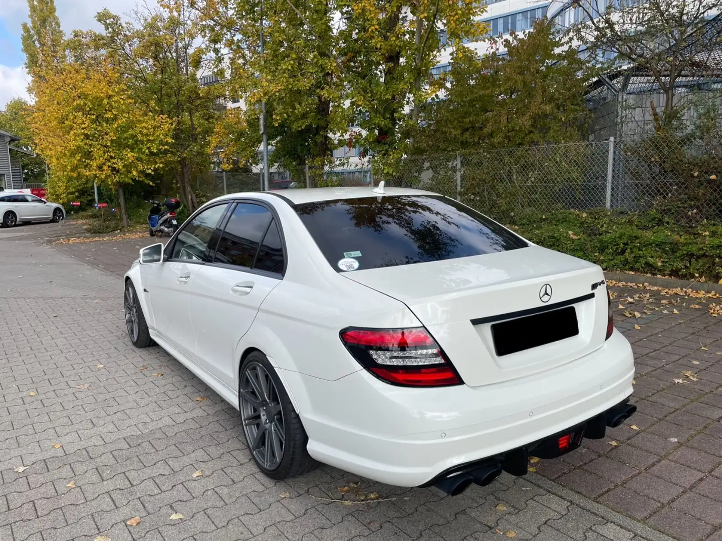 Mercedes-Benz C 63 AMG Limousine Carlsson, Carbon, W204 Bílá - 2