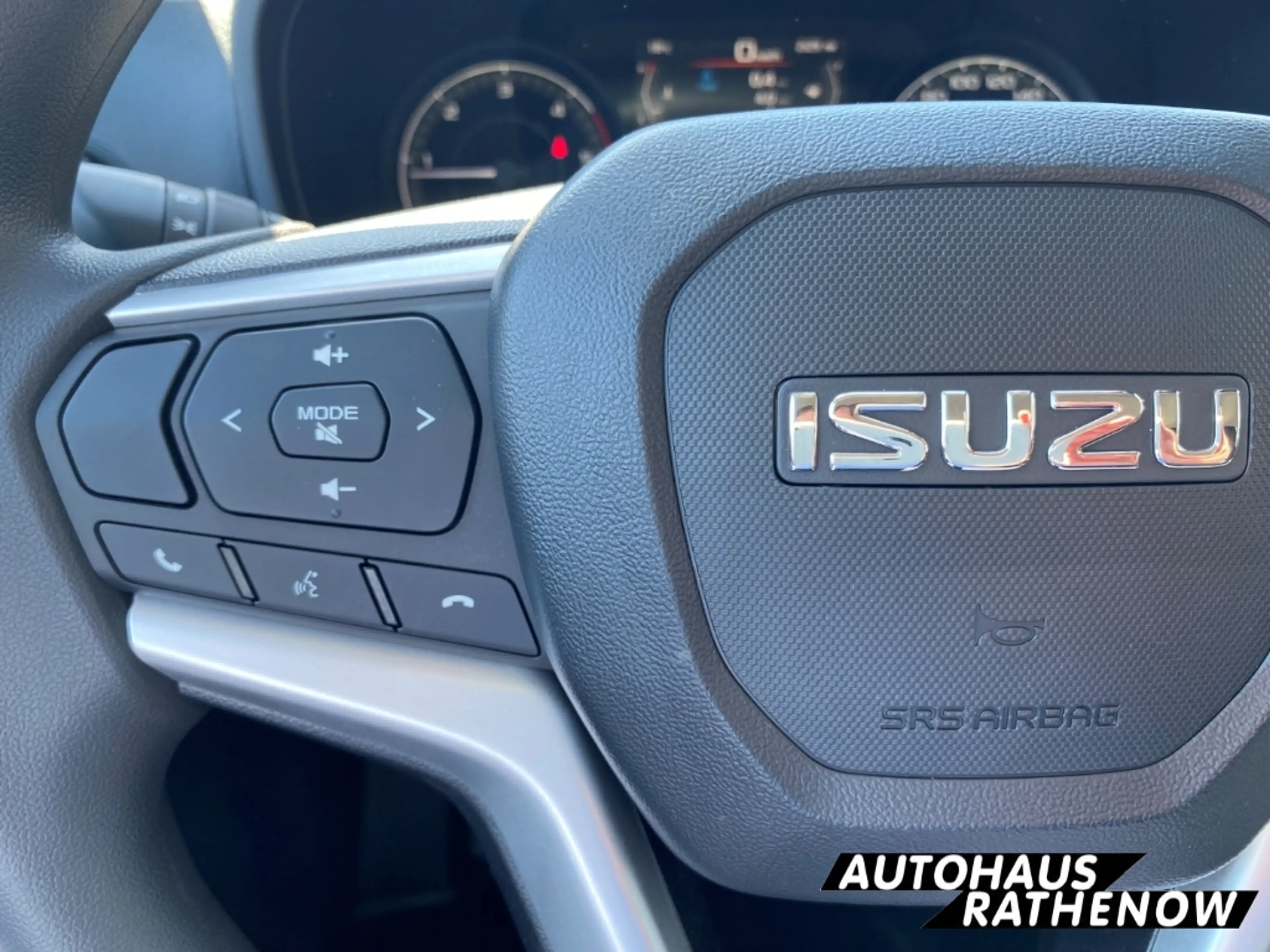 Isuzu D-Max Double Cab 4WD L 1.9 TD ACC Android Auto DAB Totwi — photo 14