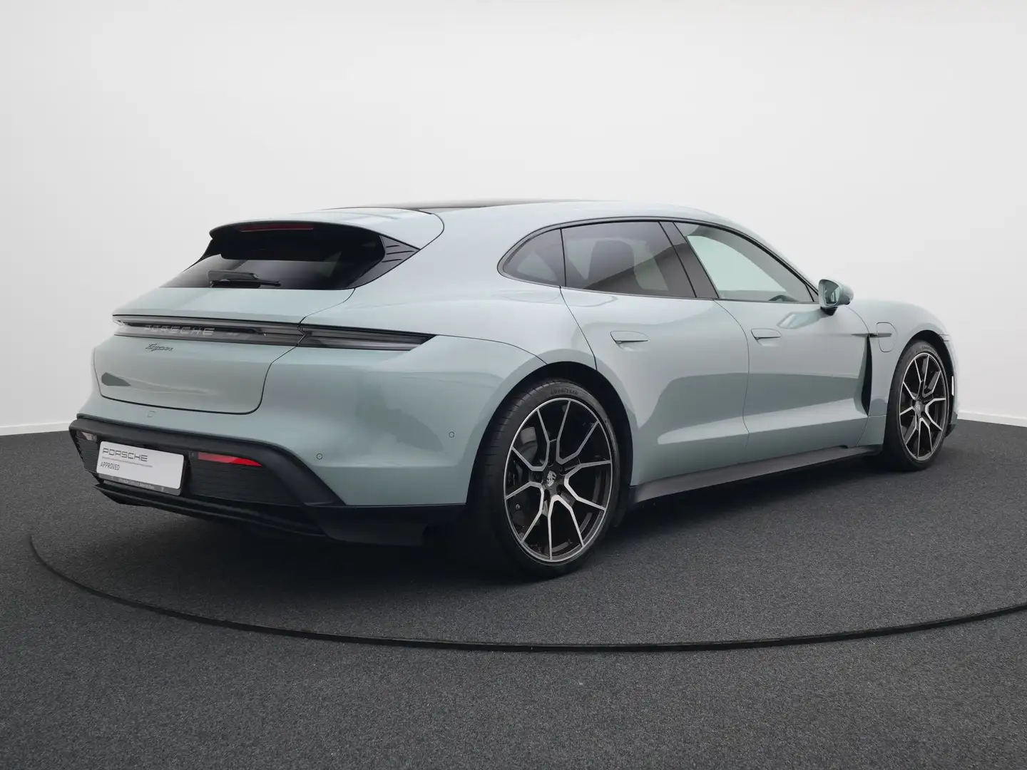 Porsche Taycan Sport Tursimo Groen - 2