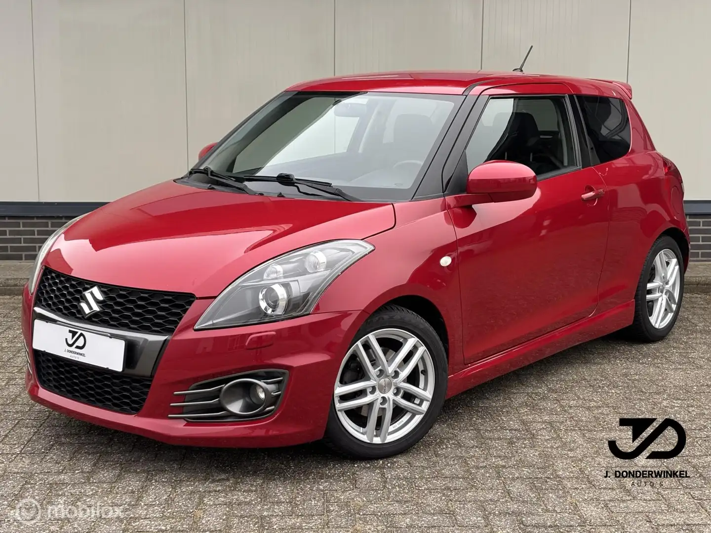 Suzuki Swift 1.6 Sport 136PK Xenon Clima Historie Sportuitl. Rood - 1