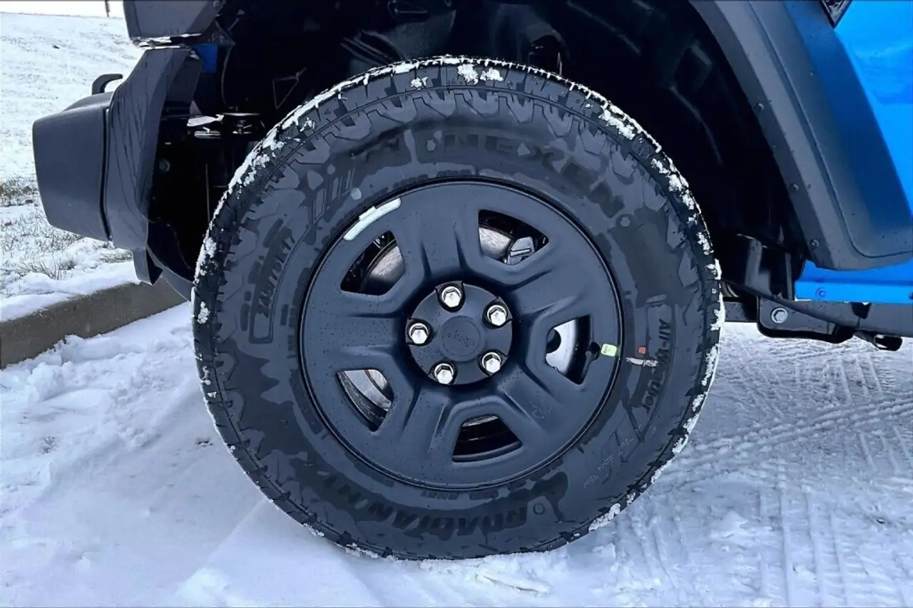 Jeep Wrangler снимка Jeep Wrangler