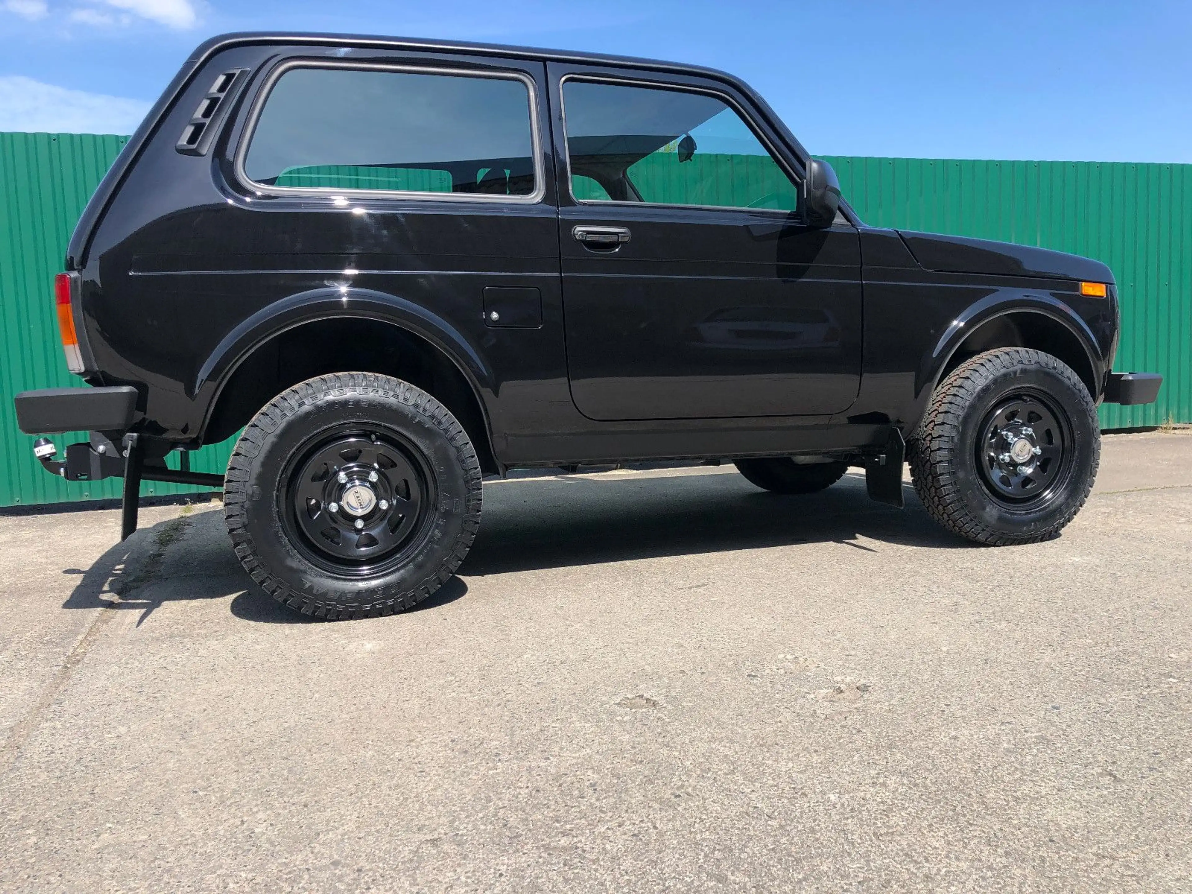 Lada Niva NIVA "NORMA EXKLUSIV" AHK! DOTZ-Räder! AET-2026 — photo 6