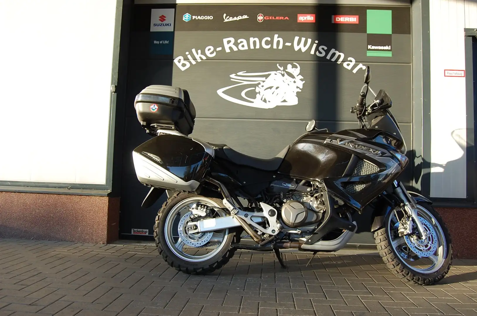 Honda Varadero Schwarz - 1