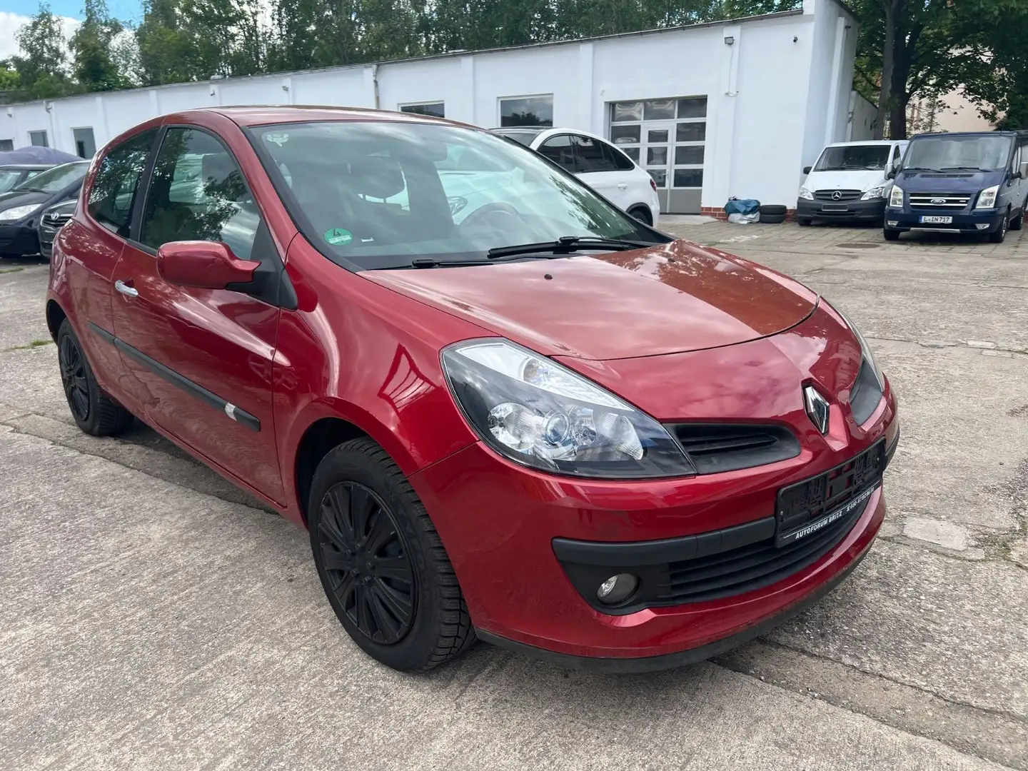 Renault Clio III 1.6, AUTOMATIK, TÜV NEU Rosso - 1