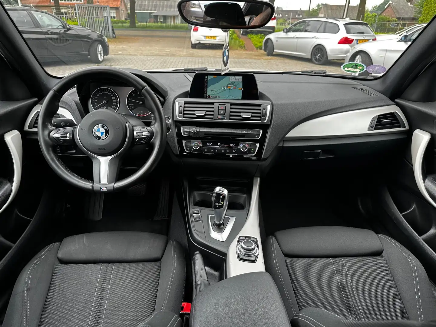 BMW 118 1-serie 118i Corporate Lease Executive|Nap|Xenon|S Biały - 2