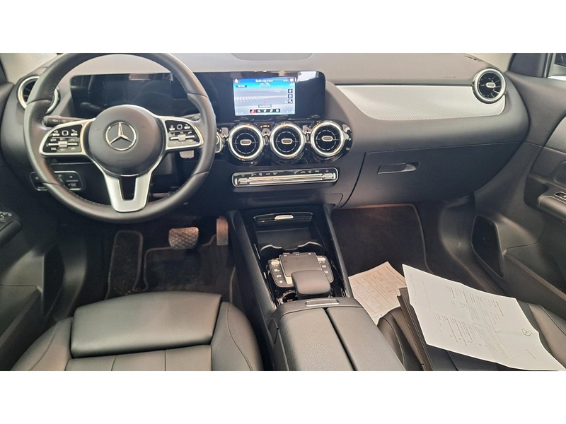 Mercedes-Benz GLA 180 d Style Pano S-Dach ACC BLIS Key Lane — photo 5
