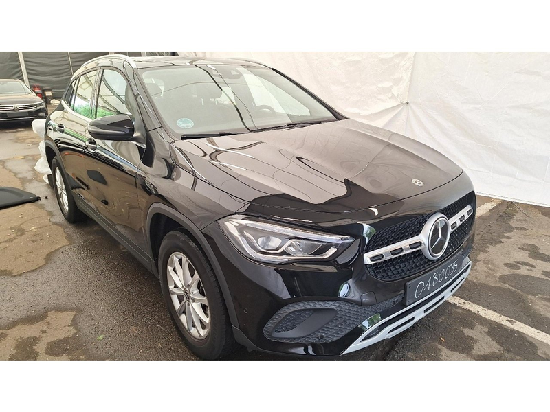 Mercedes-Benz GLA 180 d Style Pano S-Dach ACC BLIS Key Lane — photo 6