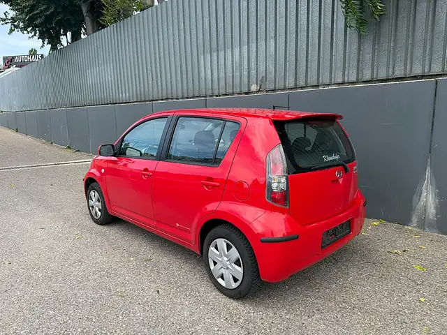 Daihatsu Sirion view 3