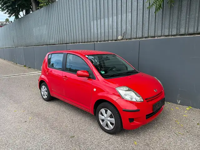Daihatsu Sirion view 4