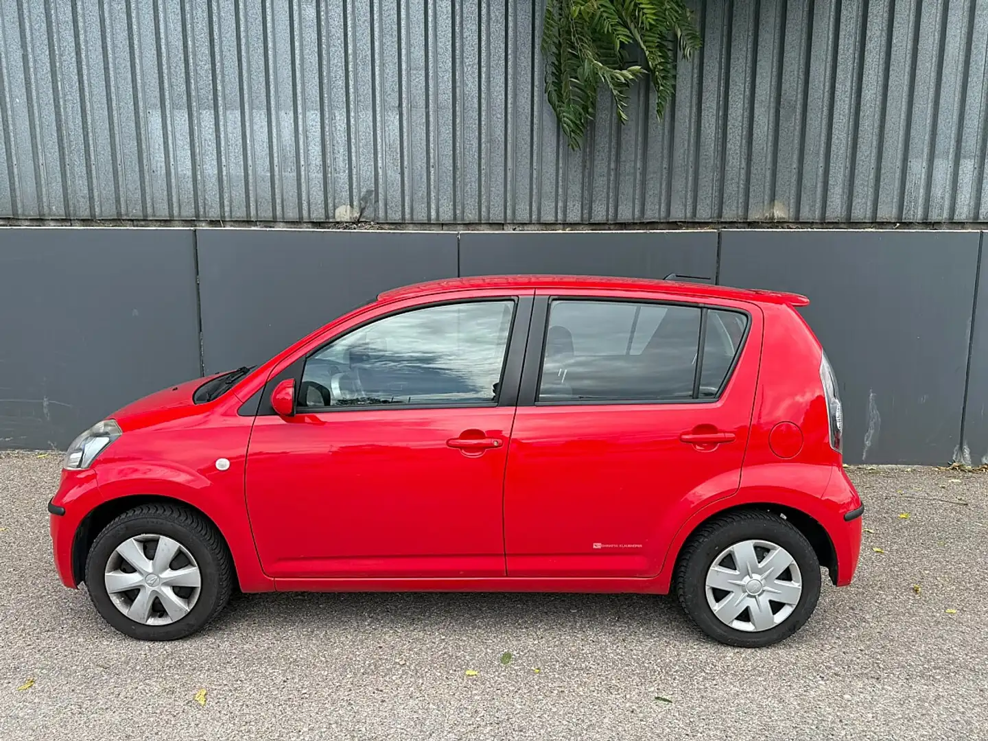 Daihatsu Sirion 1,0 | PICKERL BIS 11/2026 | Rot - 2