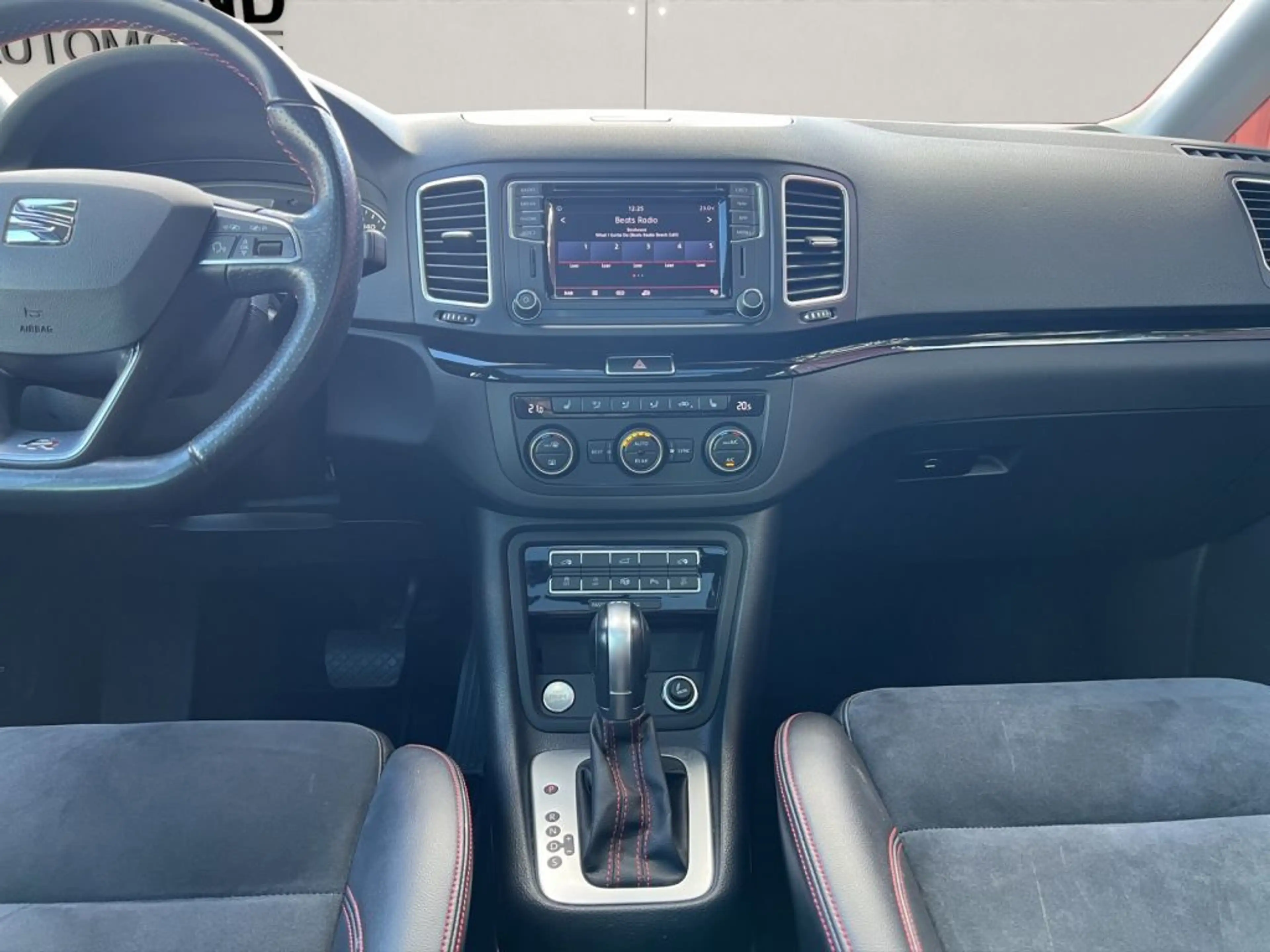 SEAT Alhambra 1.4 TSI S&S DSG FR-LINE+PANO+7.SITZ+MAS — photo 11