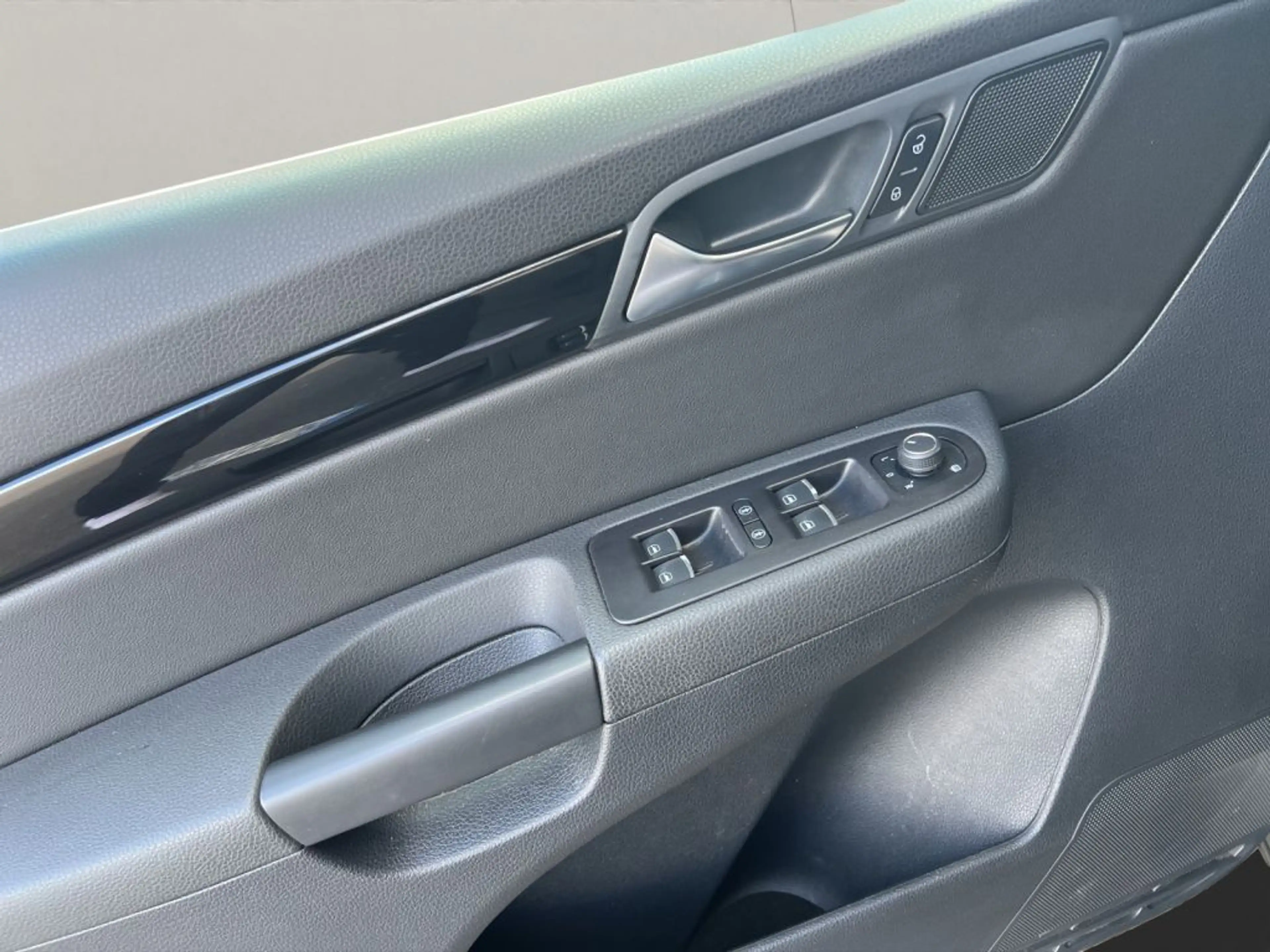 SEAT Alhambra 1.4 TSI S&S DSG FR-LINE+PANO+7.SITZ+MAS — photo 9