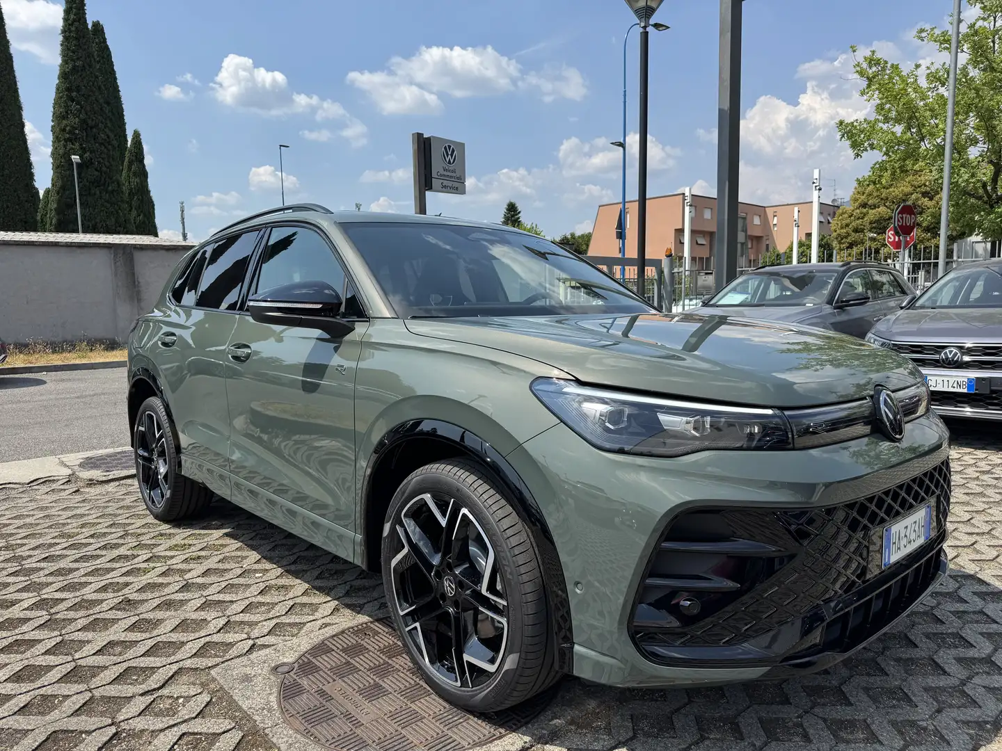 Volkswagen Tiguan 2.0 tdi R-Line Plus 150cv dsg PRONTA CONSEGNA - 1