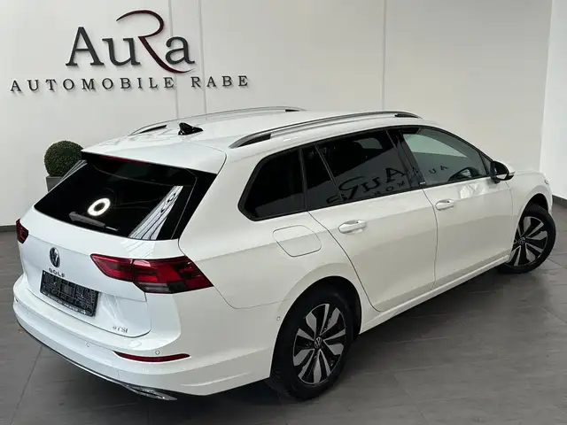 Volkswagen Golf view 4