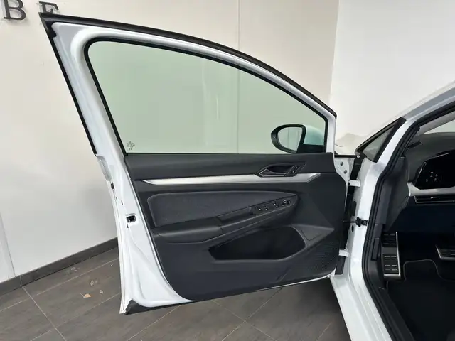 Volkswagen Golf view 6