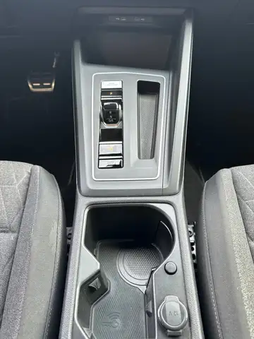 Volkswagen Golf view 14