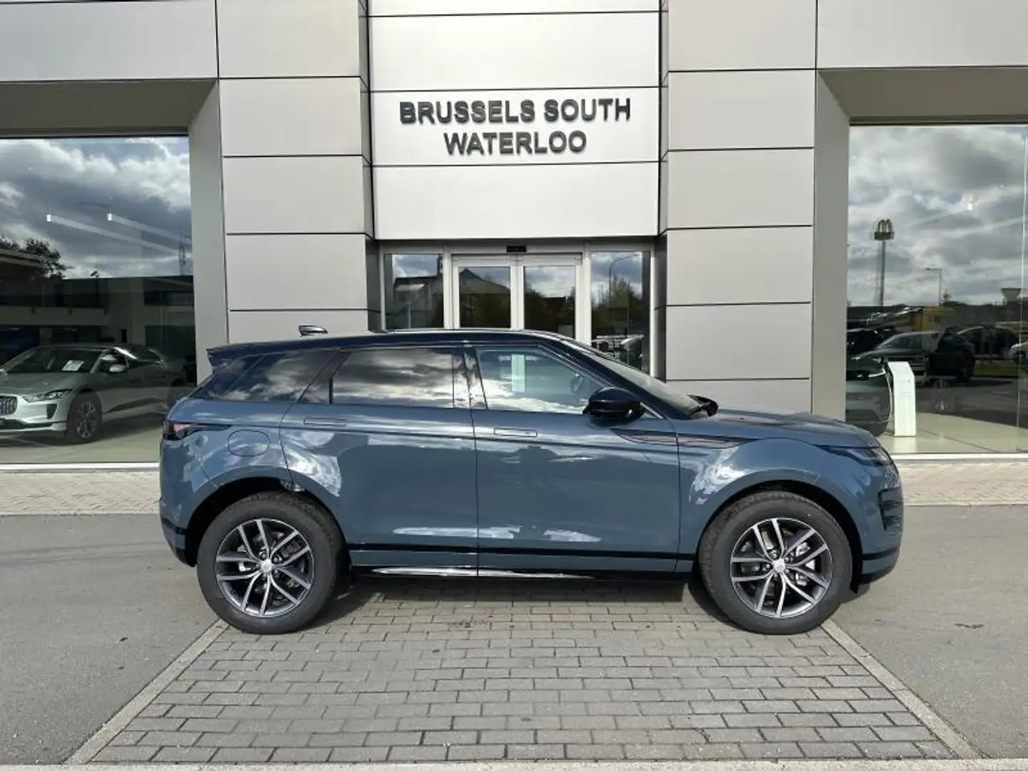 Land Rover Range Rover Evoque Dynamic SE P160 Available 06/25 Azul - 2