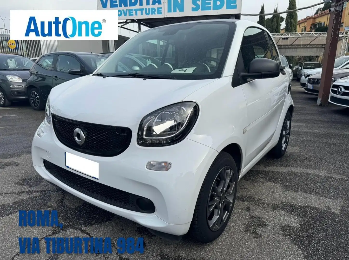 smart forTwo 1.0 Passion 71cv twinamic my18 Weiß - 1