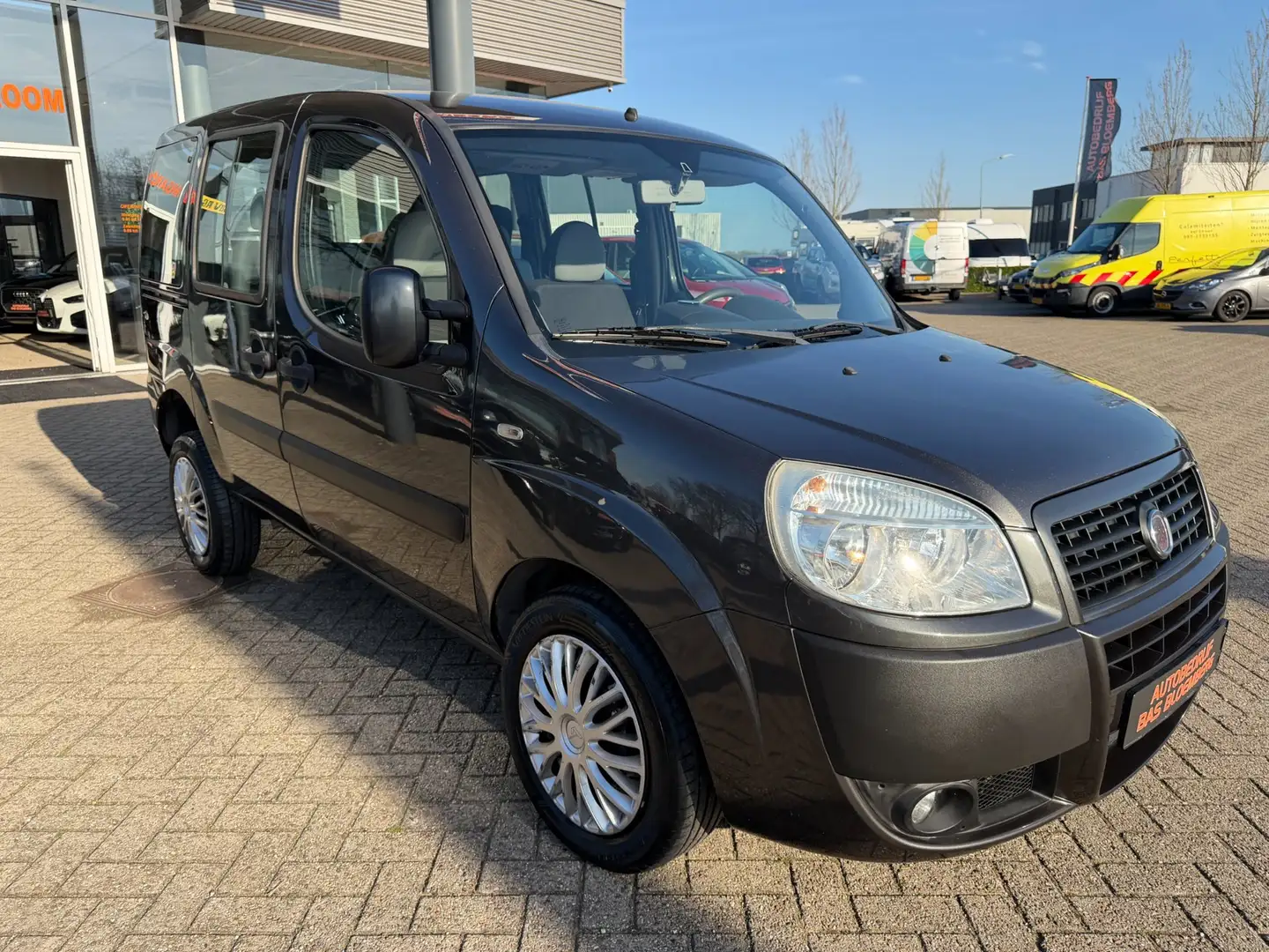 Fiat Doblo 1.4 Dynamic, Airco, rolstoel auto, 4 persoons, Grau - 2