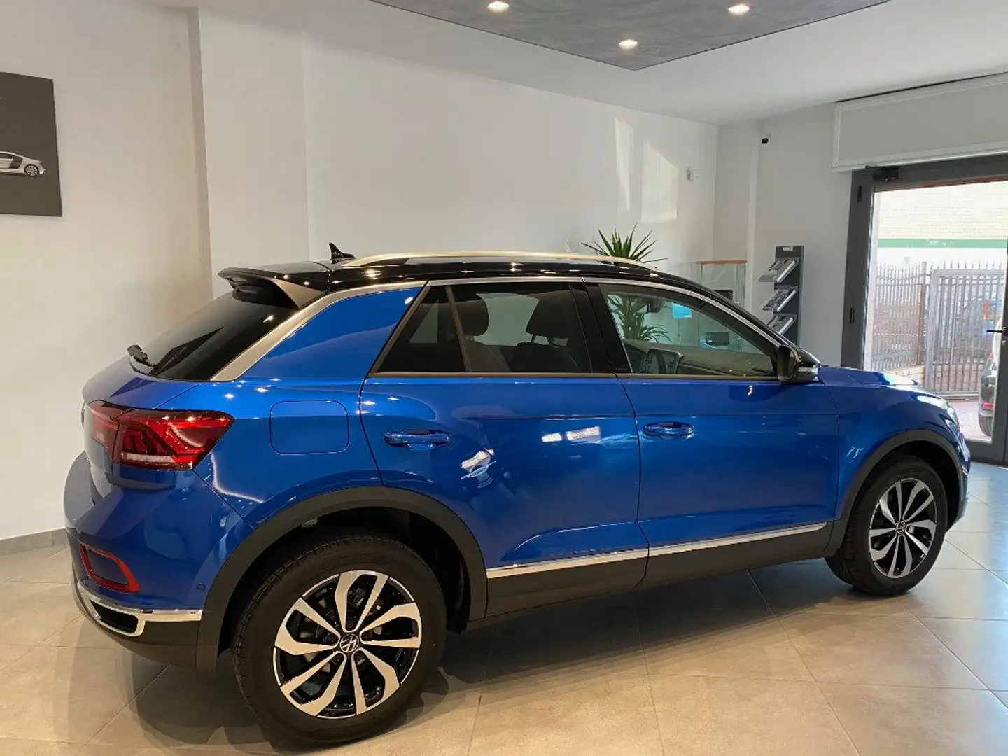 Volkswagen T-Roc 1.0 TSI Style *NUOVA 4 ANNI DI GARANZIA* Blu/Azzurro - 2