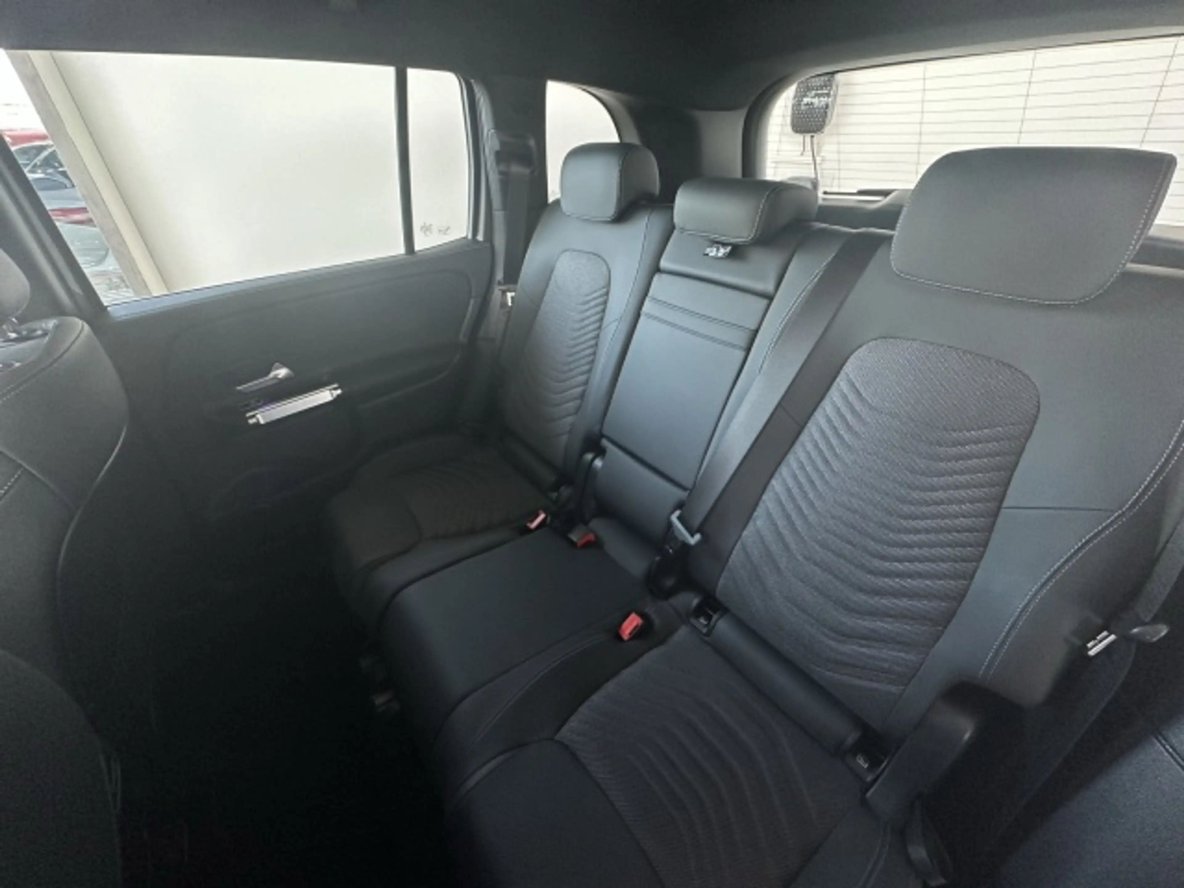 Mercedes-Benz EQB 350 EQB 350 4M PROGRESSIVE+PANORAMA+WINTER+KAMERA LED — photo 13