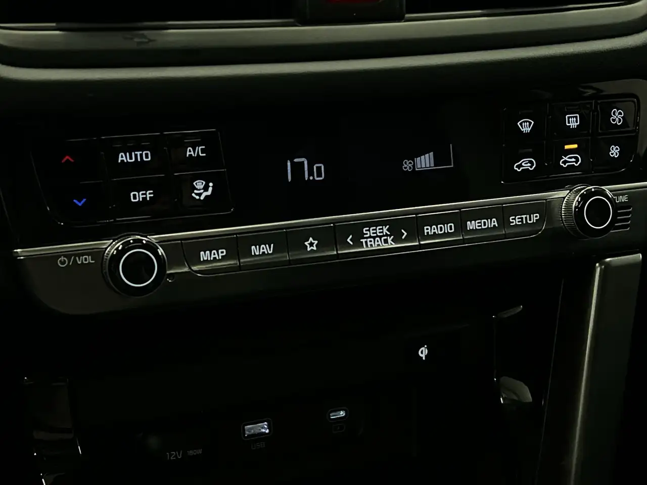 Kia Seltos снимка Kia Seltos