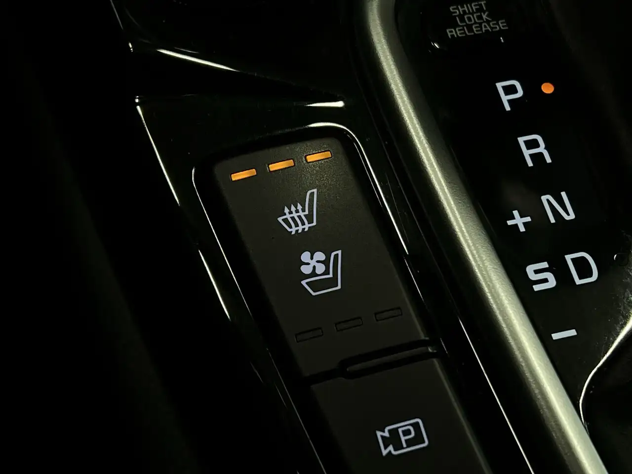 Kia Seltos снимка Kia Seltos