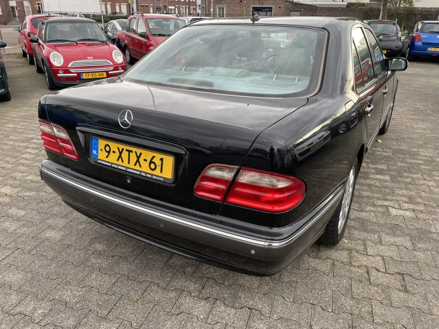 Mercedes-Benz E 430 Avantgarde 4Matic 4x4 Schwarz - 2
