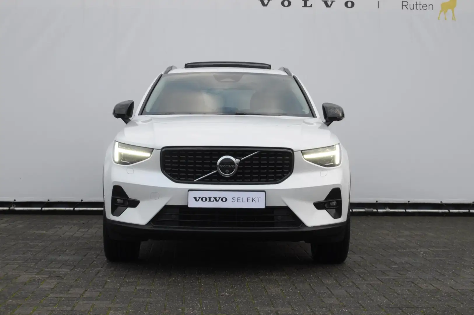 Volvo XC40 211PK Automaat B4 Ultimate Dark / Adaptieve cruise Blanc - 2