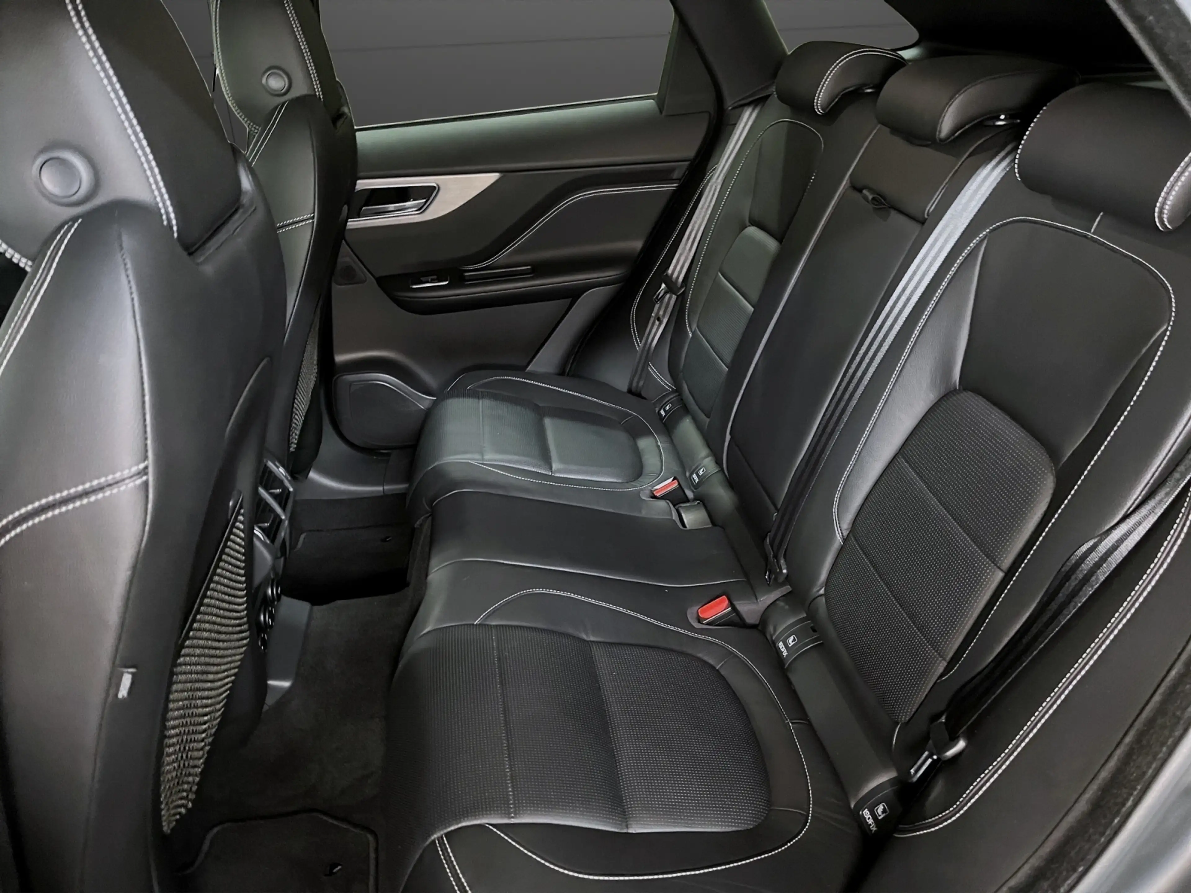 Jaguar F-Pace R-Sport AWD — photo 15